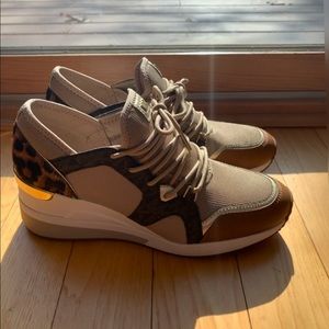 Micheal Kors fashion sneakers